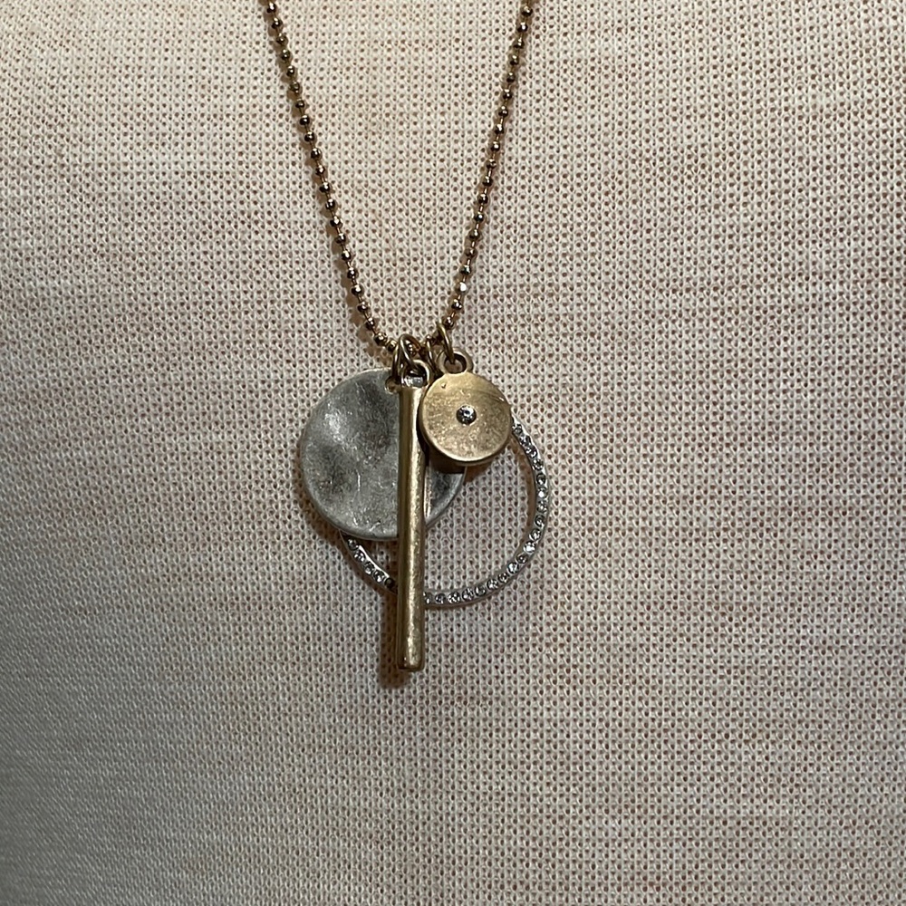 Pendant necklace